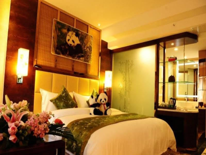 Chengdu Panda Prince Culture Hotel Exterior photo