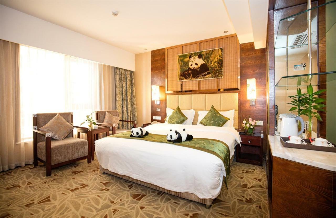 Chengdu Panda Prince Culture Hotel Exterior photo
