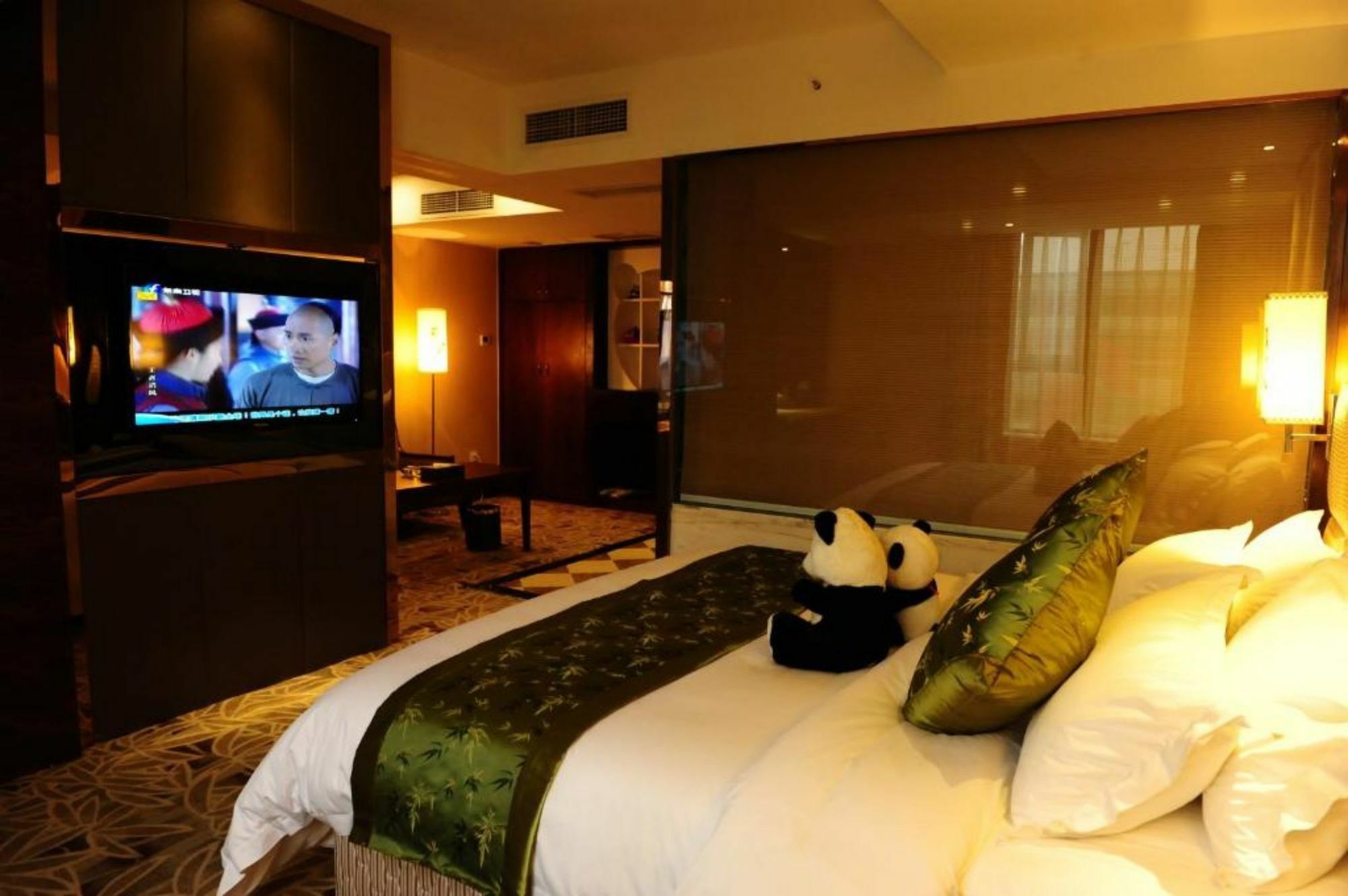 Chengdu Panda Prince Culture Hotel Exterior photo